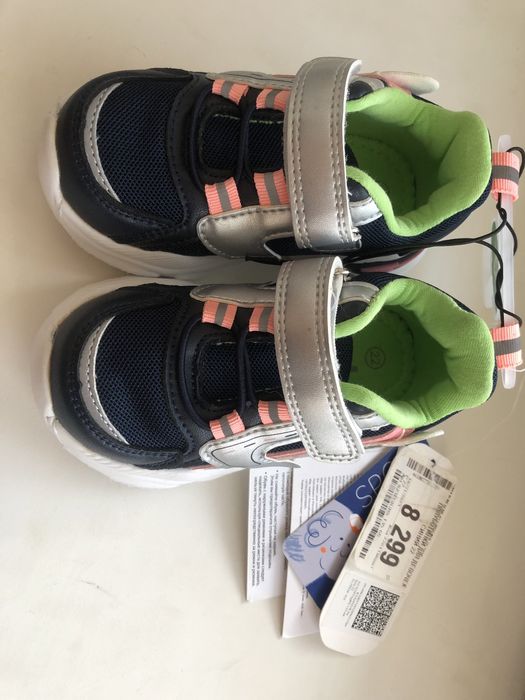 Кроссовки для девочки