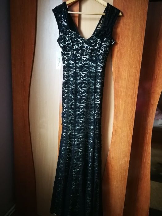 Rochie de seara, cu dantela.
