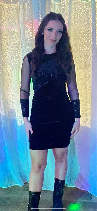 Rochie neagră de catifea cu paiete