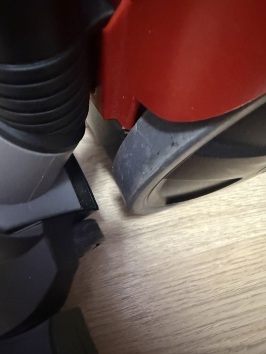 Прахосмукачкa за сухо и мокро почистване BOSCH PROANIMAL Серия 4