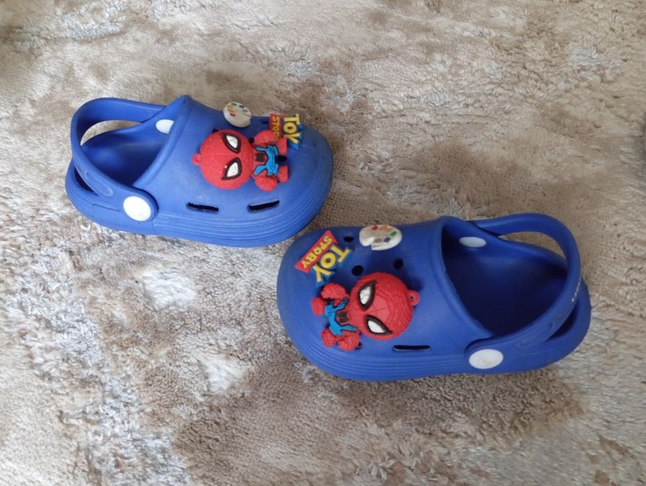 Продам детскую обувь размеры от 21 до 26