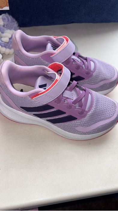 Продам кроссовки на ребенка