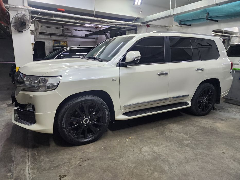Tayota Land Cruiser 200 grand touring s  5.7 obyom 2019 yil ideal