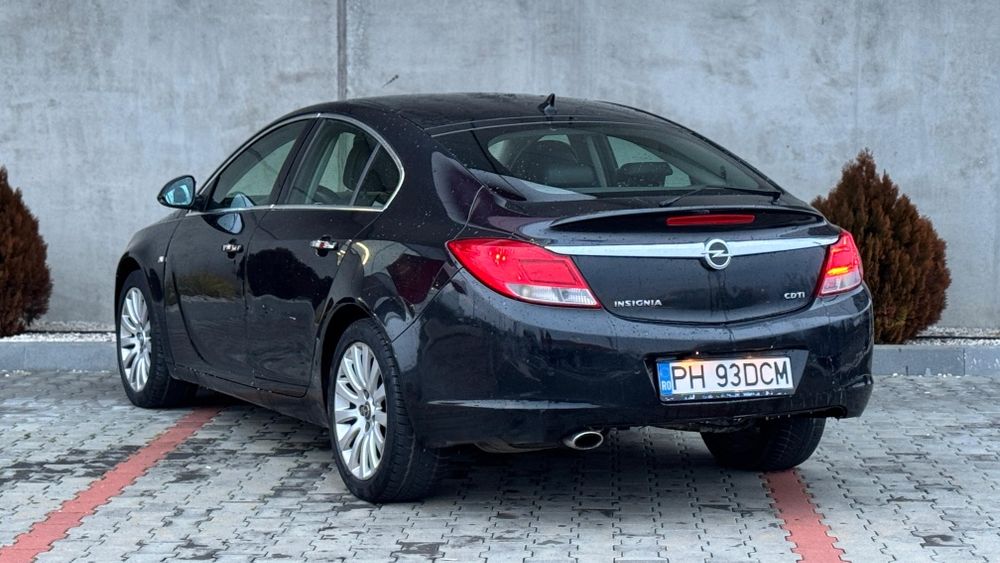 Opel Insignia 2.0 TDCi/ Anul 2010/ Navi / Clima/ 2499 Euro Neg