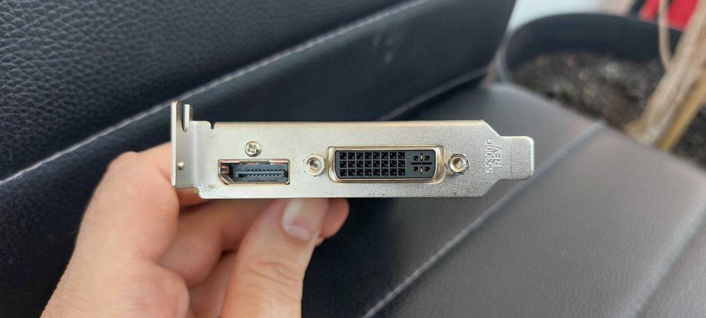 Radeon 5 240 Low Profile, răcire GTX 750Ti