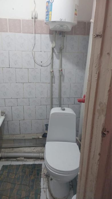 Қала орталығынан 3 қабаттан 2 бөлмелі пәтер сатылады