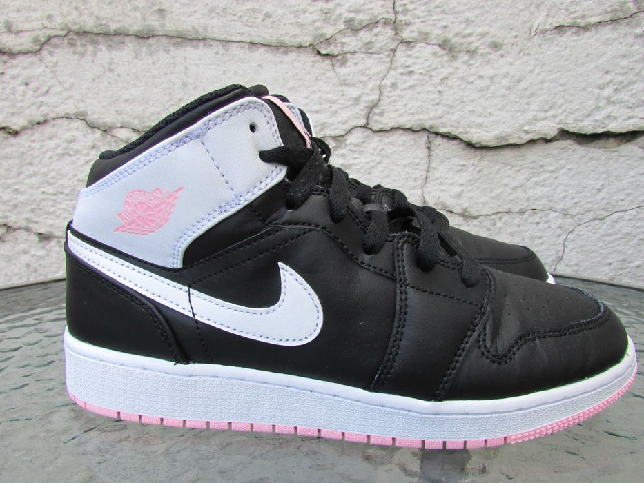 Маратонки Nike Air Jordan 1 Mid 'Arctic Punch'