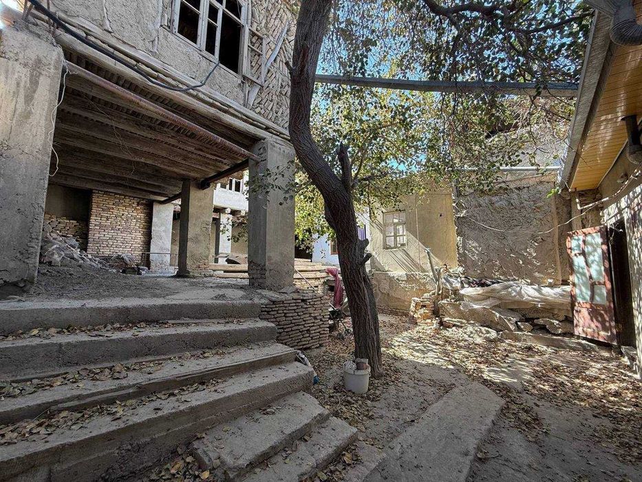 TAYYOR 2.1 SOTIQLI hovli sotiladi #a654