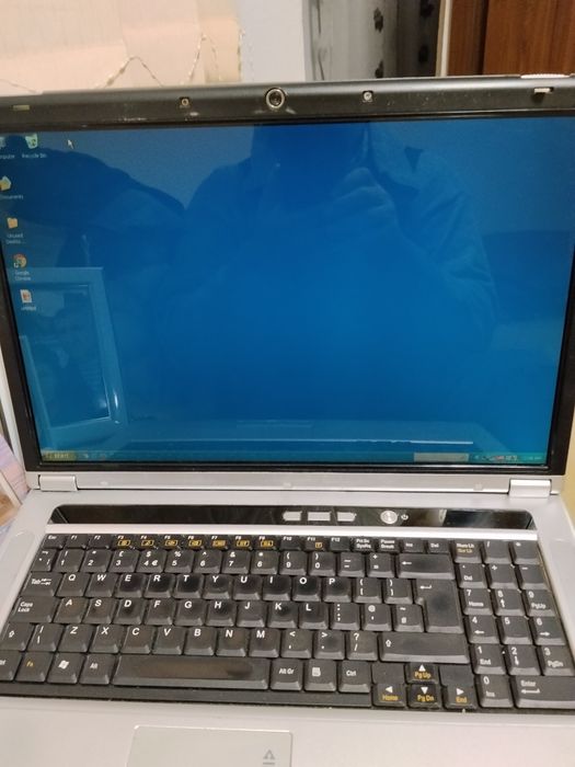 Laptop.    CLEVO