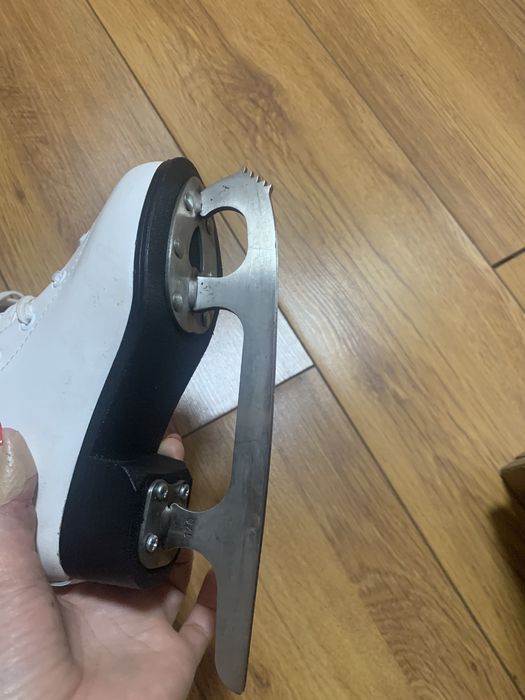 Продам коньки детские