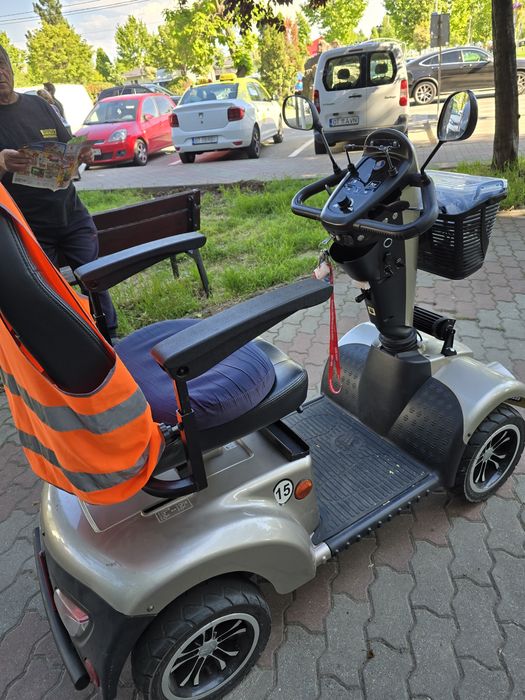 Vinde scuter Carpo 2 sport cu multe imbunatatiri pentru persoane cu di