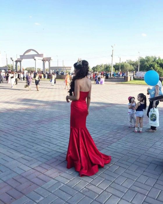 Плать продам, торг уместен