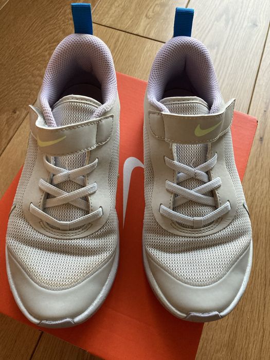 Спортни маратонки за момиче