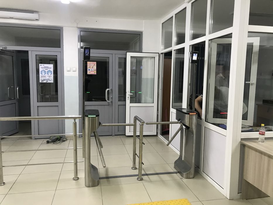 Турникет и Скуд Биометрия установка