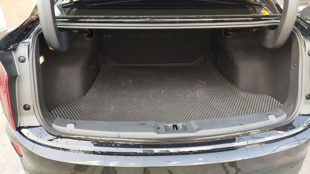 Hongqi eqm 5 sotiladi 500 taligi