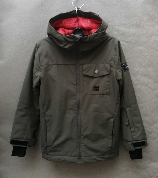 Quiksilver 10K/136 см. детско зимно яке за ски, сноуборд и игри навън