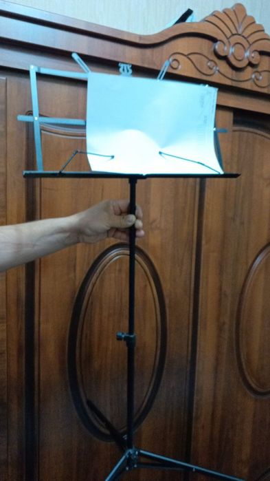 Продается подставка для нот новая