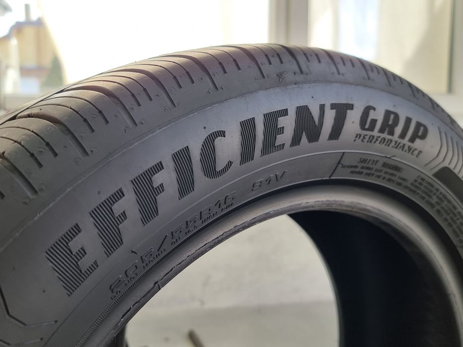 "Dot 23" 205/55/16 Goodyear 2Броя: 90€ 6.8мм