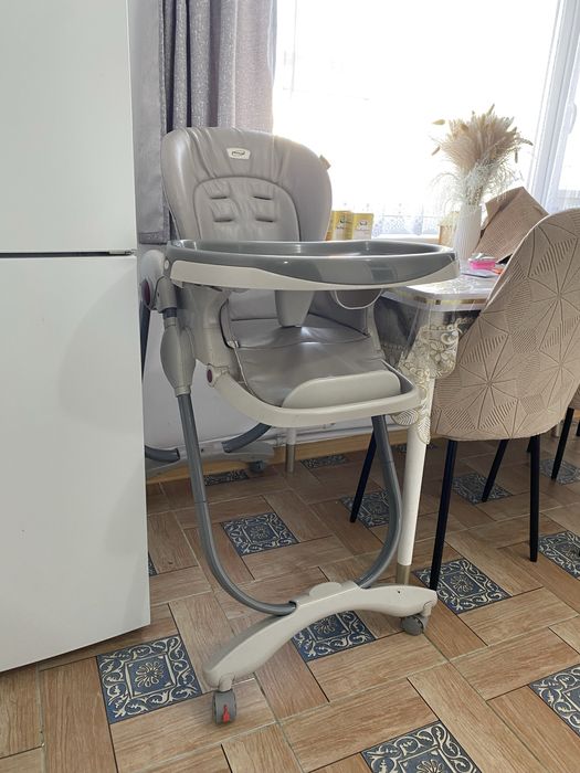 Продам стульчик для кормления