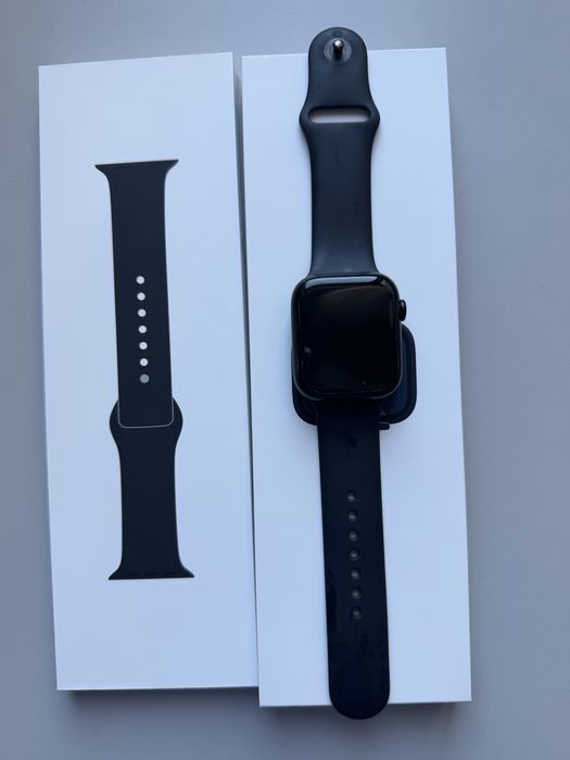 Apple Watch 9, Carcasa Midnight Aluminium 45 mm, Midnight Sp. Band S\M