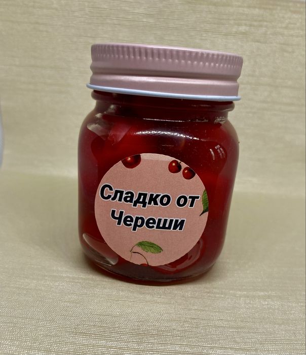 Ръчно изработени ароматни свещи от 100% соев восък.