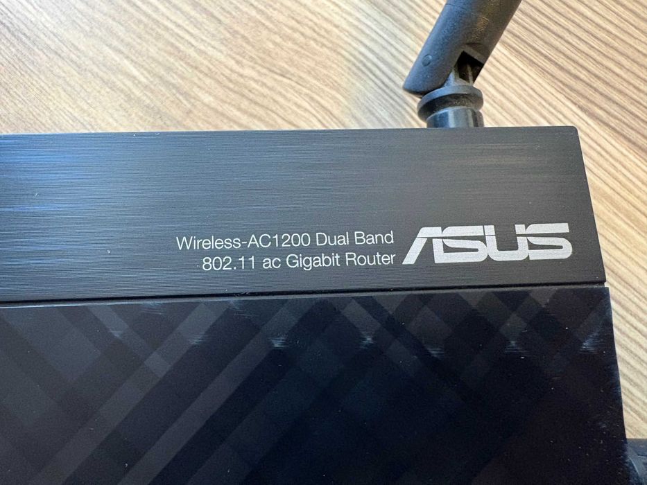 Router WiFi Asus RT-AC1200G+