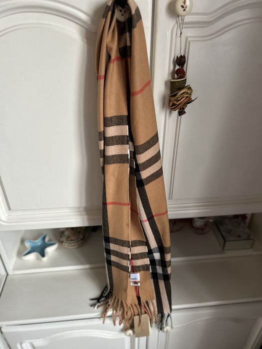 Fular Burberry- maro/ nou, cu eticheta
