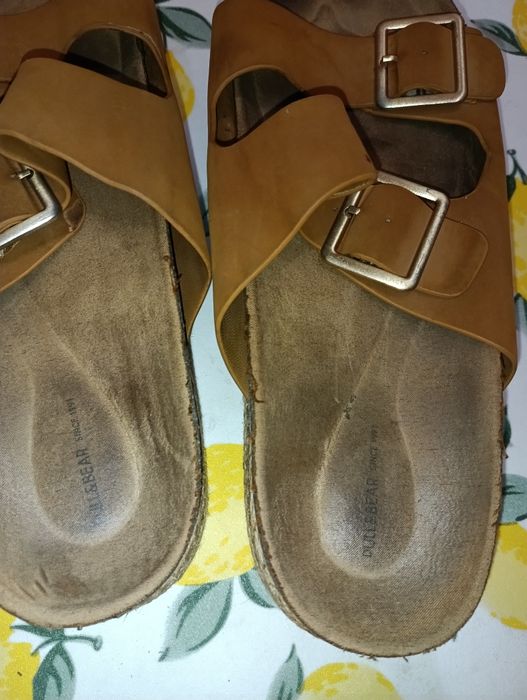 Pull & Bear N 40 кожени чехли - 19 лв