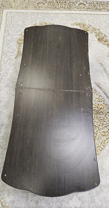 Продам низкий, большой стол