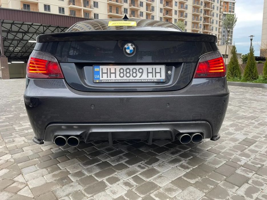 Difuzor Fibra Cleme Evacuare Dubla bara spate cu nervuri BMW E60 E61