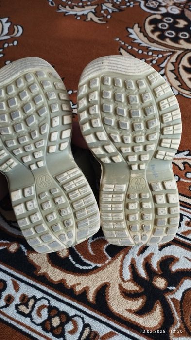 Продам детские сандалии