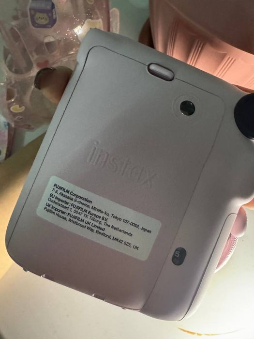 Продаю Instax Mini 12 — отличное состояние