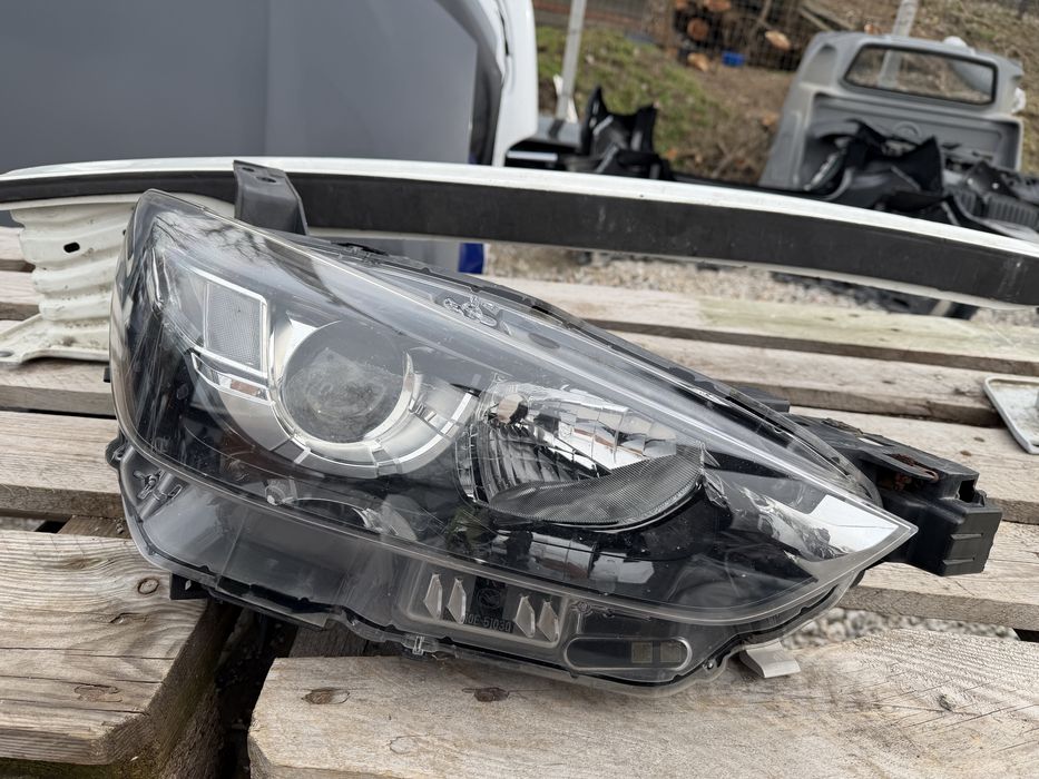 Фар Mazda CX-3 2017 год.-