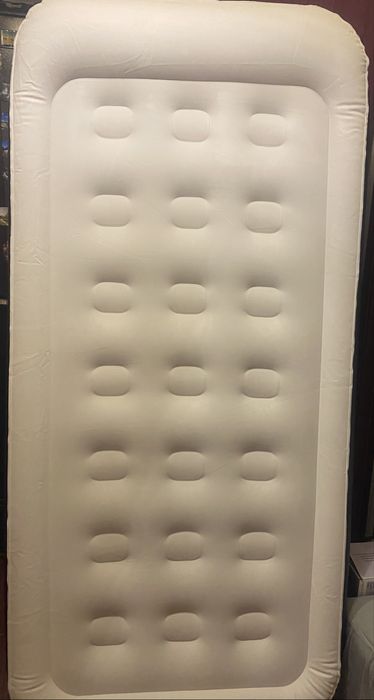 Saltea gonflabilă pentru o persoană