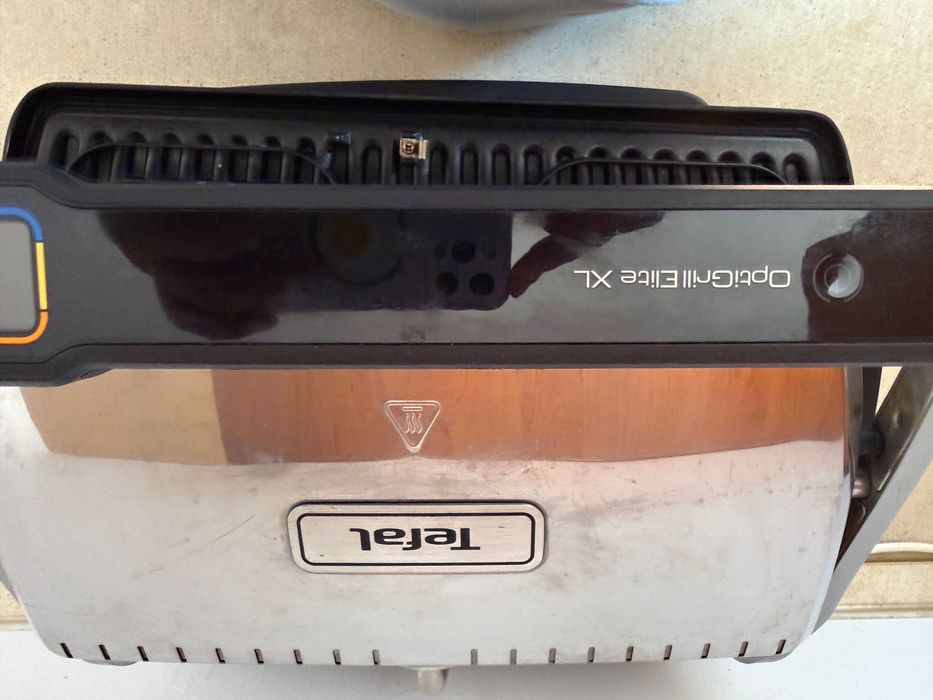 Vând optigrill perfect functional+ tava pentru copt