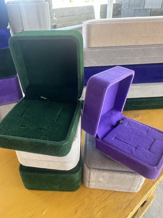 Футляры для украшения