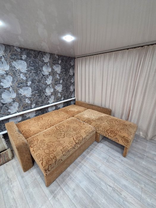 Угловой диван, раскладной.