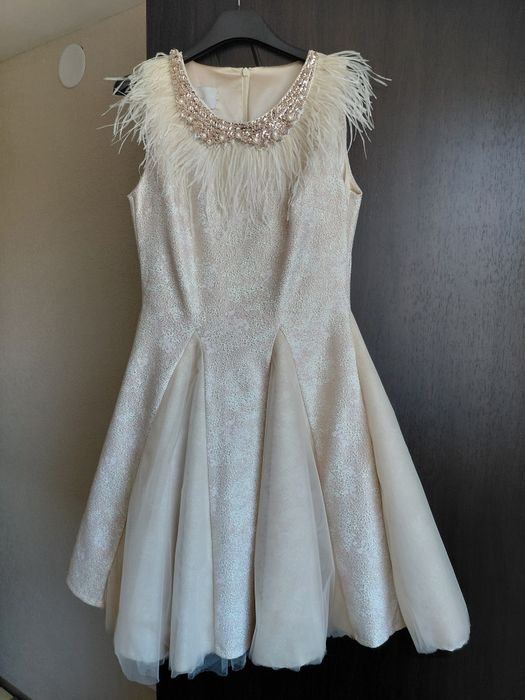 Официални рокли продавам