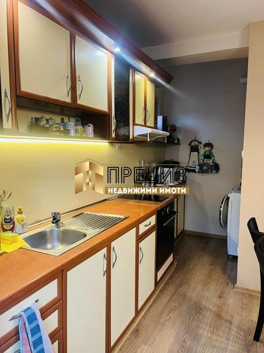 Продажба Къща гр. Шумен - Военно училище 165m² и двор 500m²