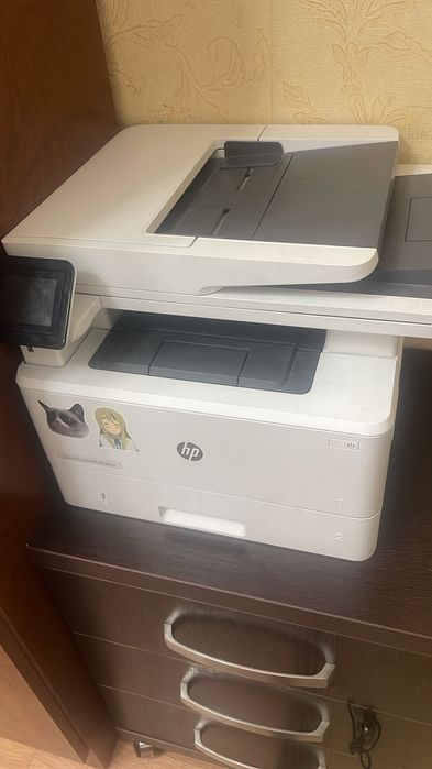 Продам принтер HP LaserJet Pro MFP