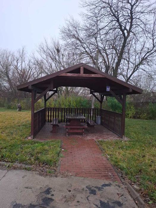 Foisor lemn cu mobilier inclus