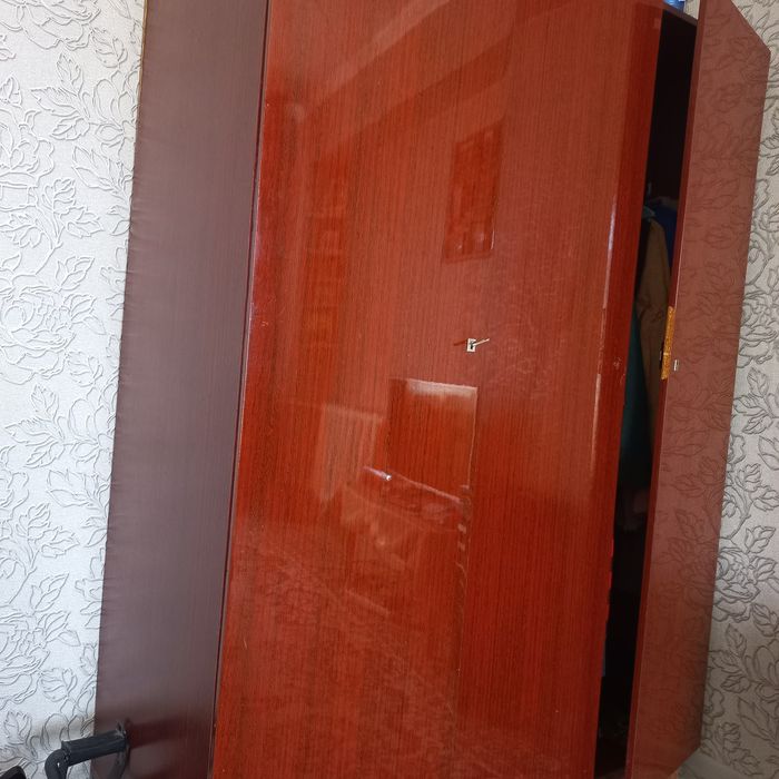 Отдам шкаф бесплатно. Самовывоз