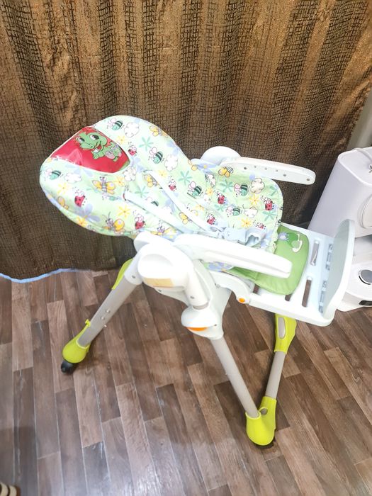 Продаю детский стульчик chicco