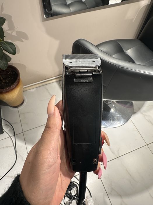 Продам машинку для стрижки волос. Oster 606