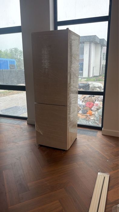 Холодильник Hotpoint Ariston