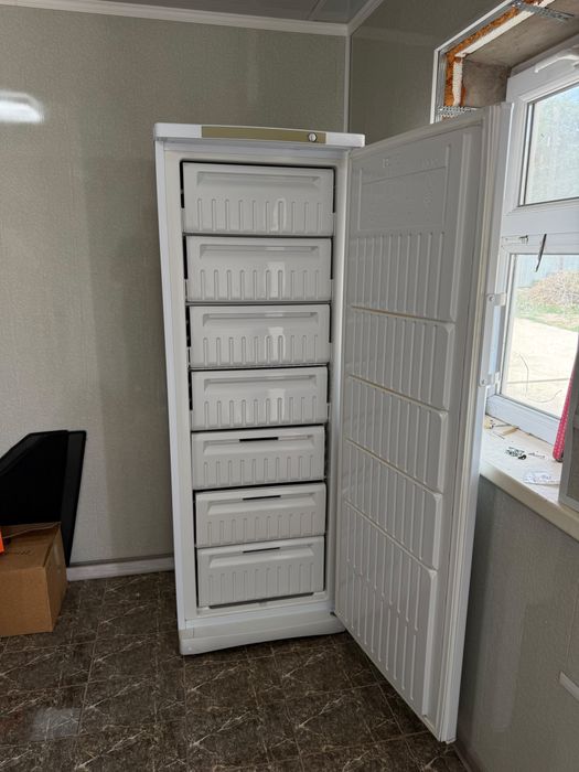Морозильник Indesit (Требуеться Ремонт)