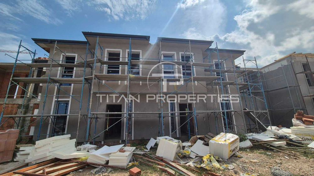 Двуетжана къща в Марково