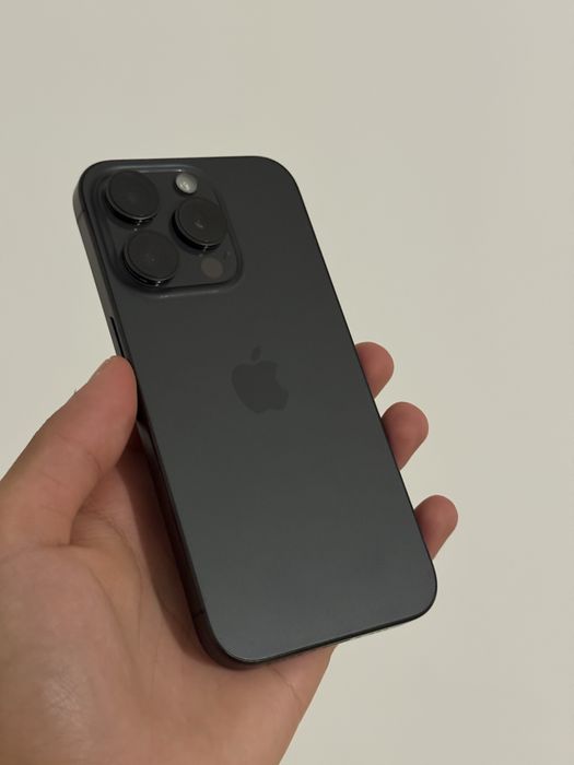 iPhone 15 pro 128GB 89% Bat