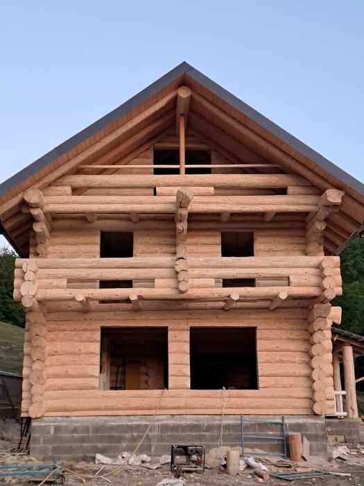 Case,cabane lemn rotund