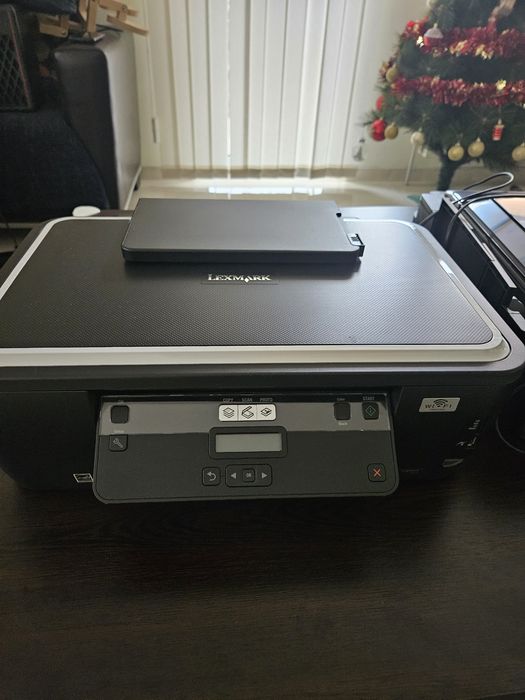 Подарявам два принтера, EPSON L35S и Lexmark  и Lexmark Impact S301